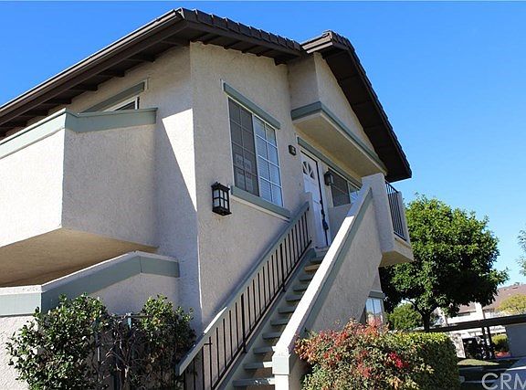 balcony outside kitchen and dinning room