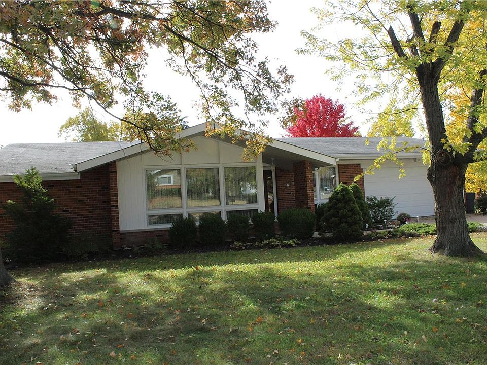 1st image of 9872 Amberley Dr