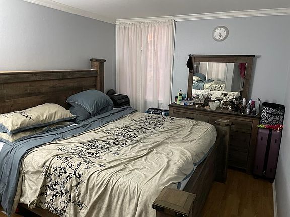 5th image of 5325 Newcastle Ave #91316