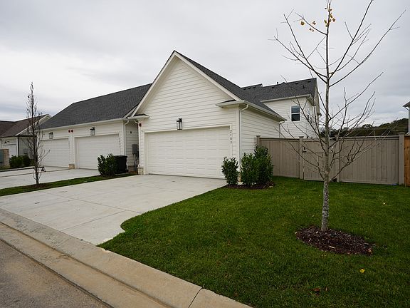 5th image of 2103 Hollydale Aly