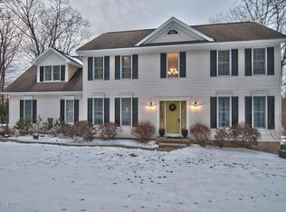 22 Apple Tree Ln, Mountain Top, PA 18707