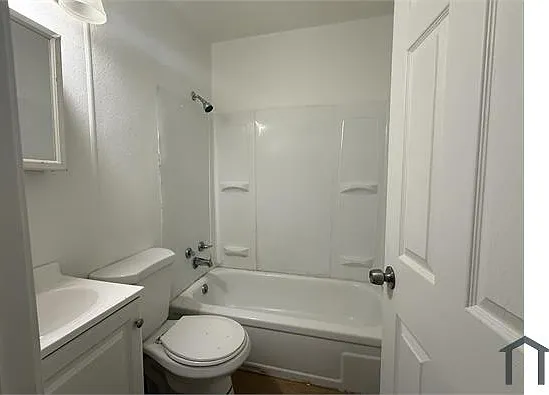 470 Mueller Ave — Photo 6