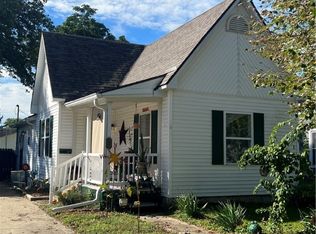 2805 Champaign Ave, Mattoon, IL 61938