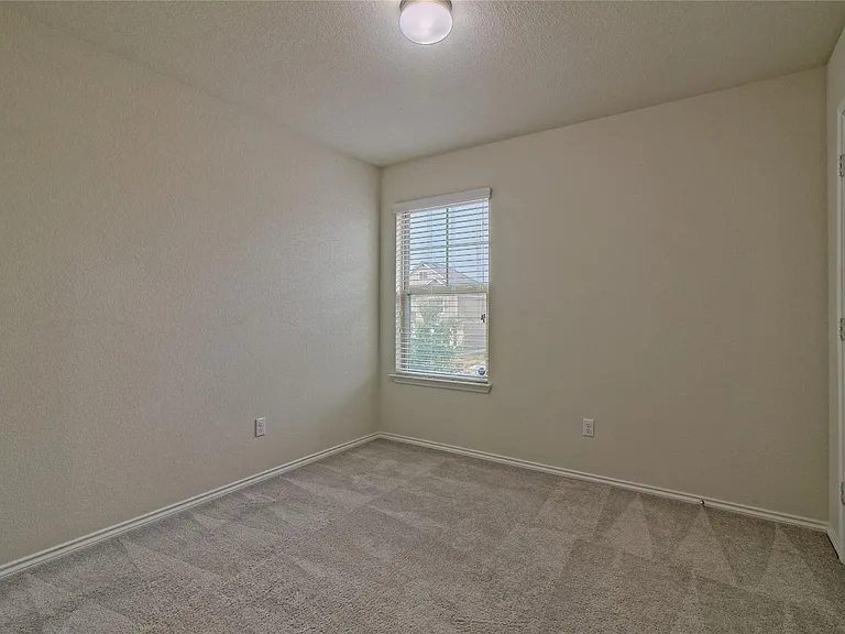 521 Staton St — Photo 28