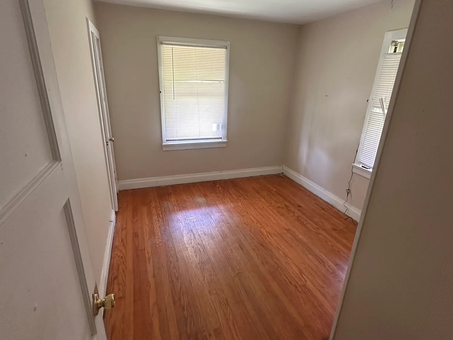 3 bed, 1000 sqft, $1,050 — Photo 3