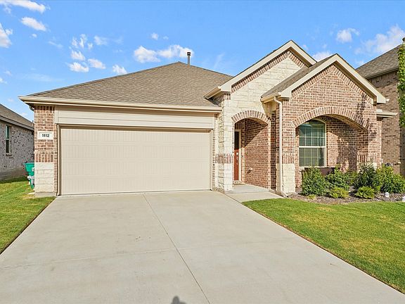 2nd image of 1112 Rumble Dr