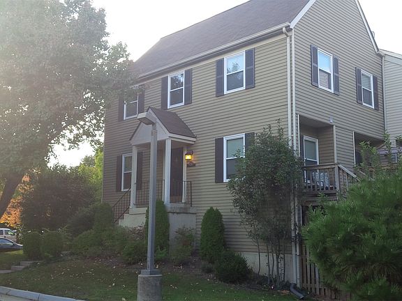2nd image of 920 Barton Oaks Pl