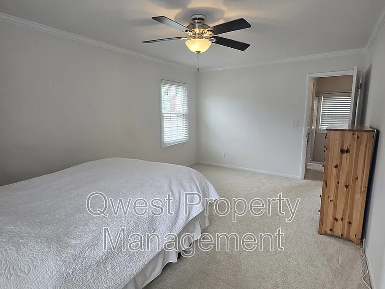 2236 Elmwood Dr SE — Photo 13
