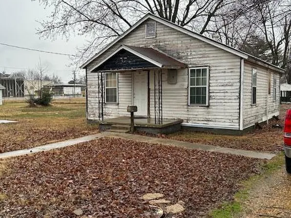 27 S Clements St, Dexter, MO 63841