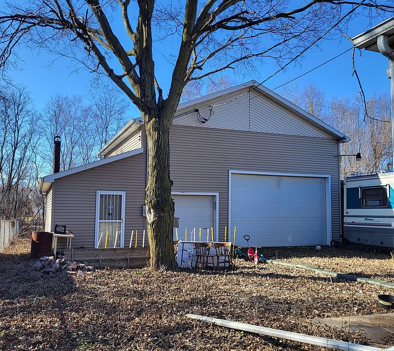 2nd image of 618 N Sterling St