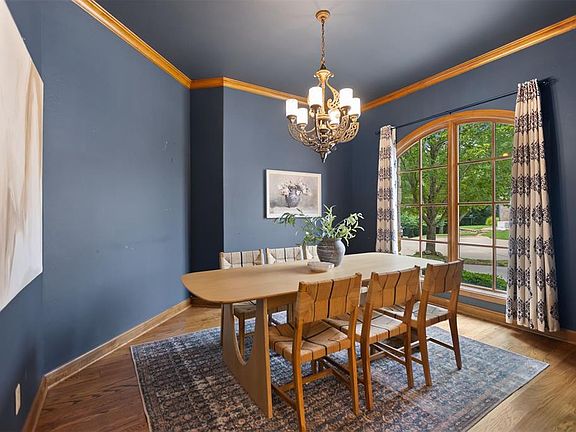 2nd image of 3824 Villas Creek Ct
