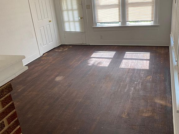 5th image of 521 Essex St #B