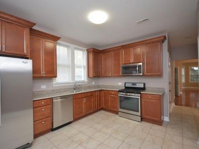 2213 W Addison St, Chicago, IL, 60618