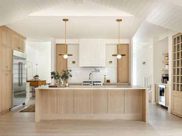 853 Sauganash DRIVE, Fontana, WI 53125