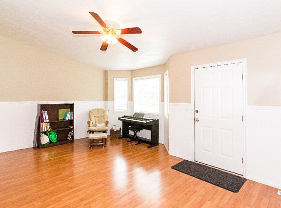2nd image of 333 Susan Dr