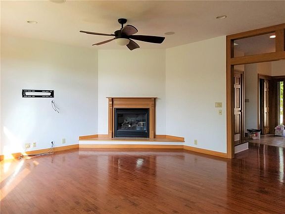 3rd image of 2309 E Corsican Cir