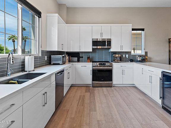 2nd image of 4438 N 27TH Street #19