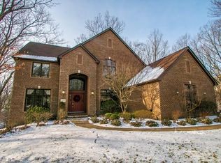 2530 Canyon Creek Dr, Hinckley, OH 44233