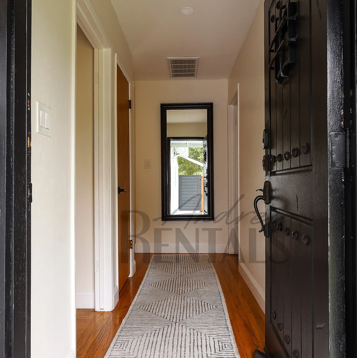 3 bed, 1344 sqft, $4,800 — Photo 3