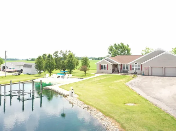 1247 W Division Rd, Huntington, IN 46750