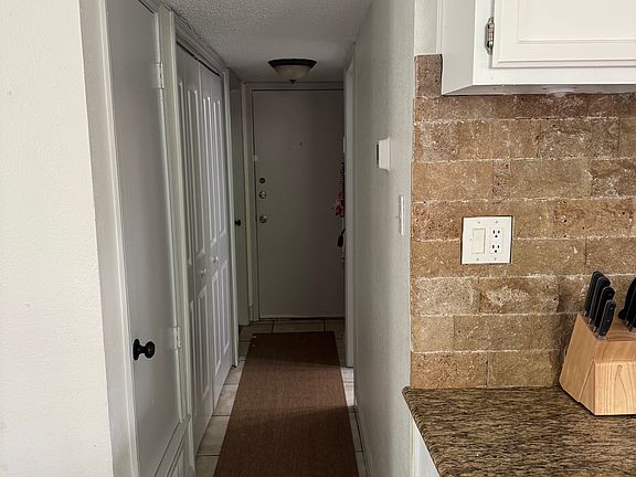 4th image of 319 Rodeo Dr