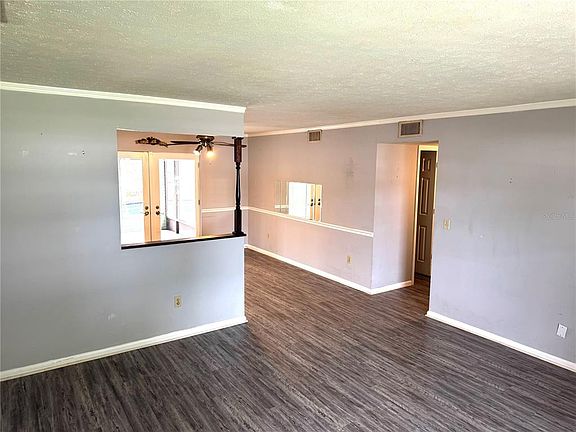3rd image of 1312 N TAYLOR ROAD