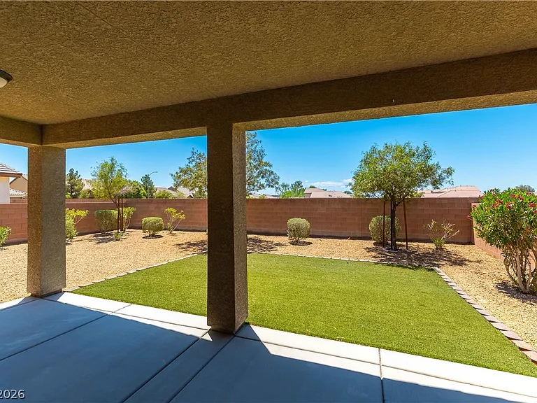 205 Dela Cruz Ave — Photo 23