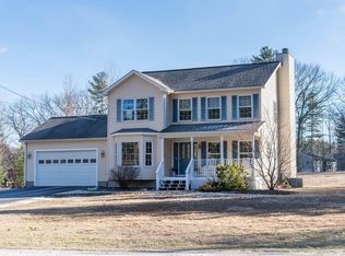 15 S Shore Dr, Sturbridge, MA 01566