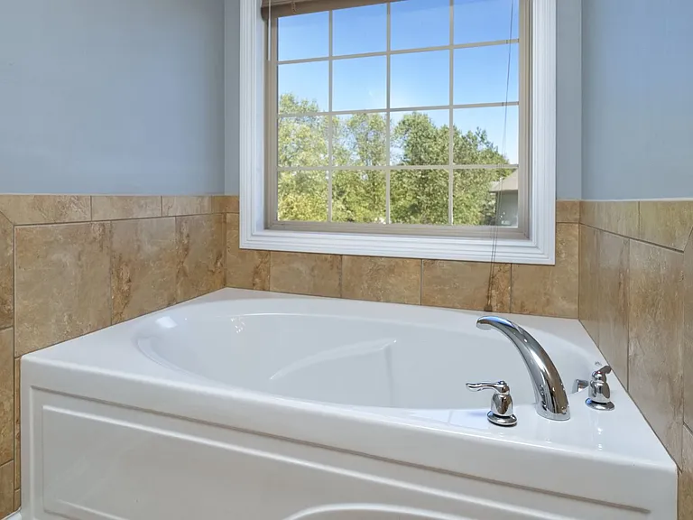 430 Knox Ave — Photo 29