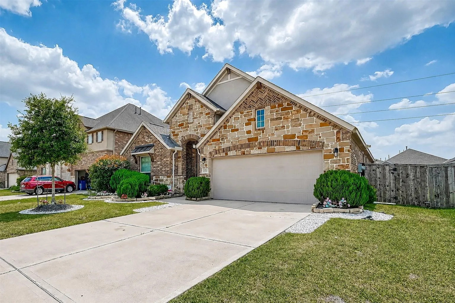 4 bed, 3.0 bath, 2692 sqft, $3,000 — Photo 2