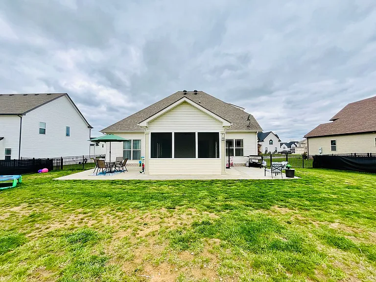 445 Crestwicke Ct — Photo 30