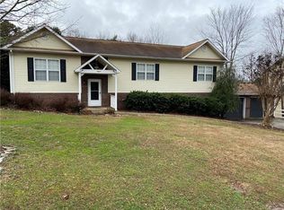 6007 Dockside Dr, Hickory, NC 28601
