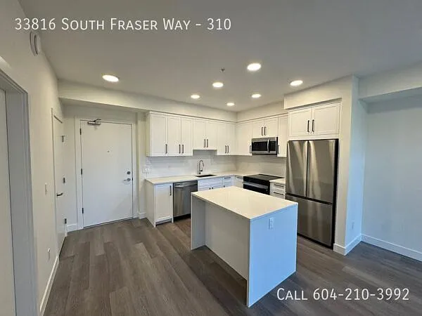 Downtown Abbotsford Like New 1 Bed — Photo 1