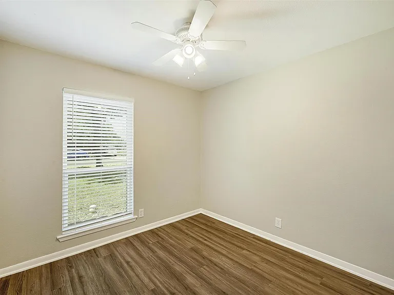 8527 Maine Dr — Photo 19