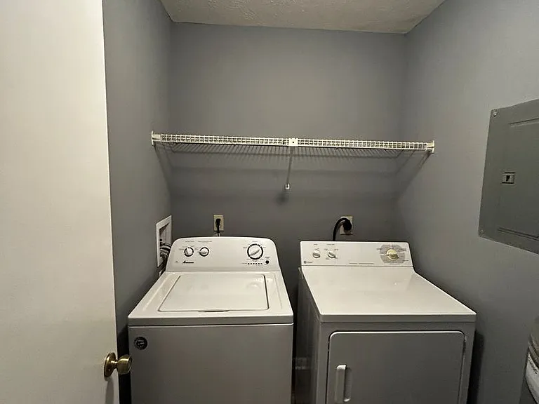1007 W 11th Ct — Photo 13