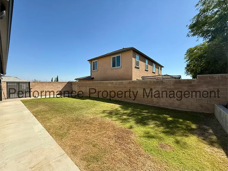 10400 Garden View Ln — Photo 16