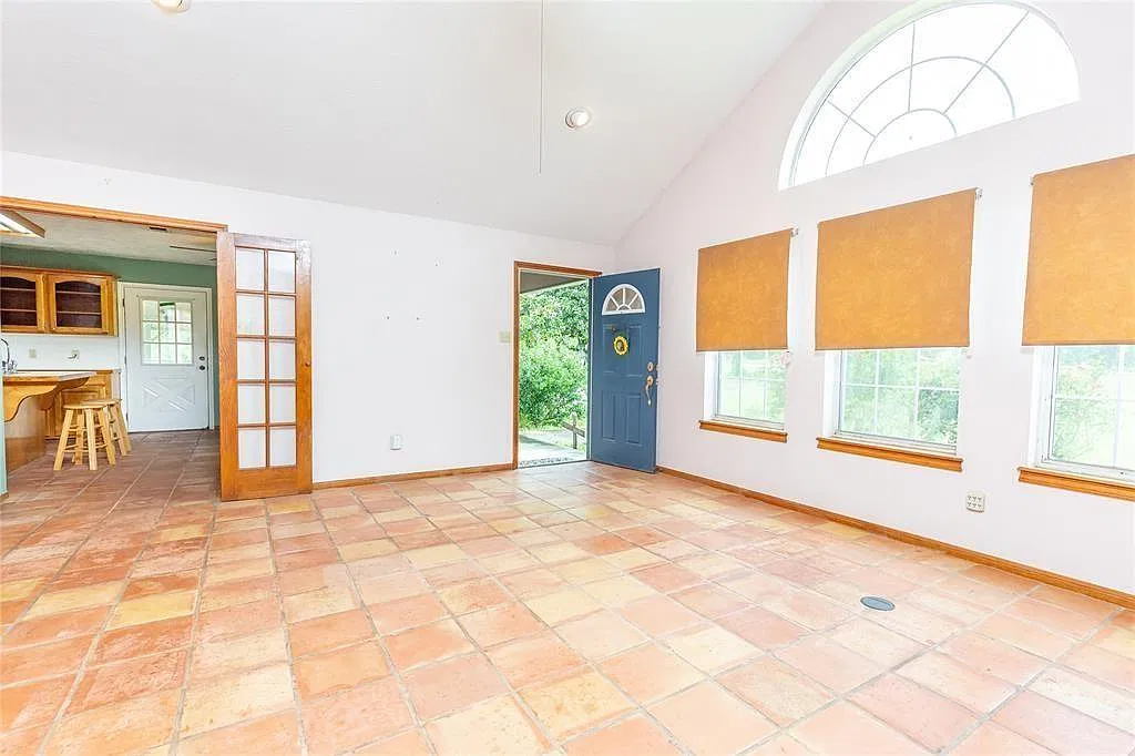 3 bed, 2.0 bath, 1448 sqft, $1,950 — Photo 3