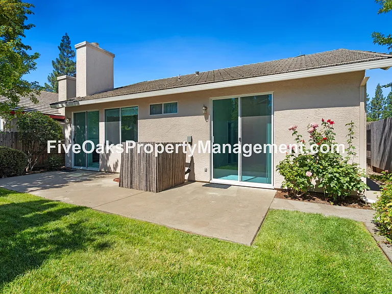 885 Rathbone Cir — Photo 17