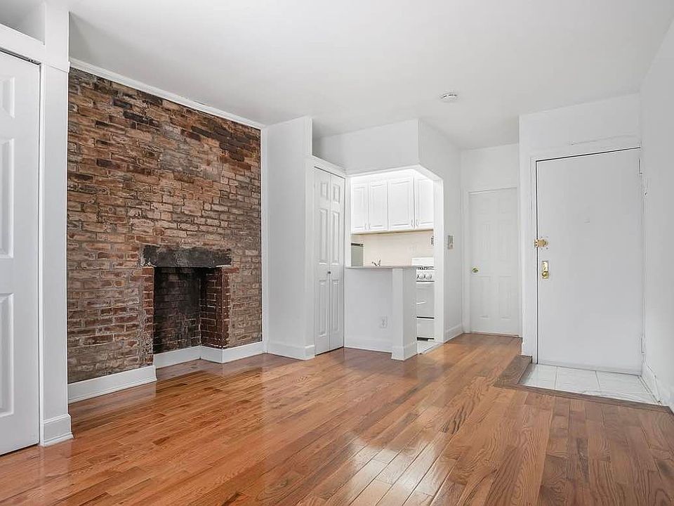 2nd image of 445 W 36th St APT 8