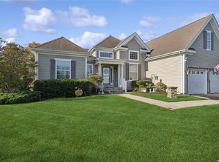 105 Windflower Ln, Riverhead, NY 11901