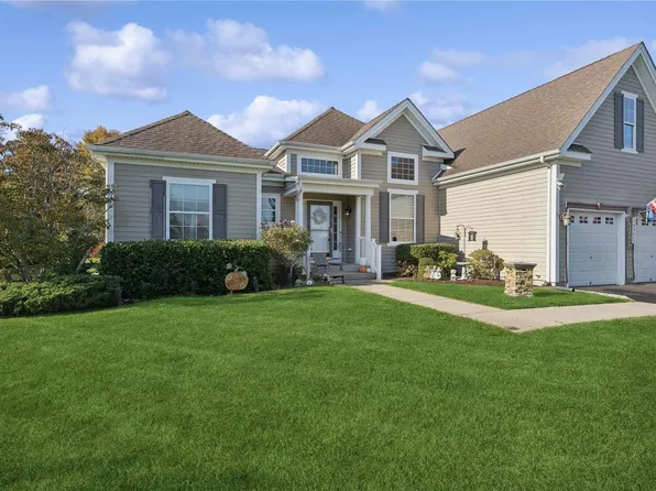 105 Windflower Lane, Riverhead, NY 11901