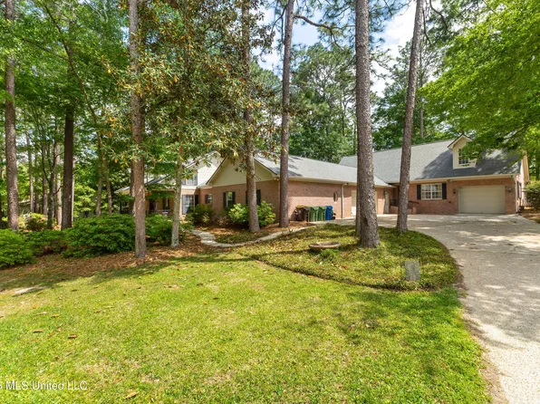 87 Fairlake Cir, Hattiesburg, MS 39402