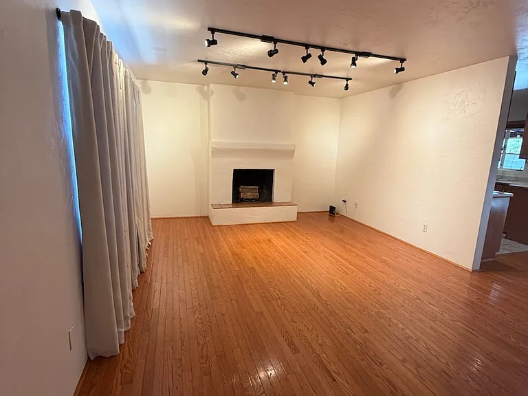 1290 E Allen Rd — Photo 4