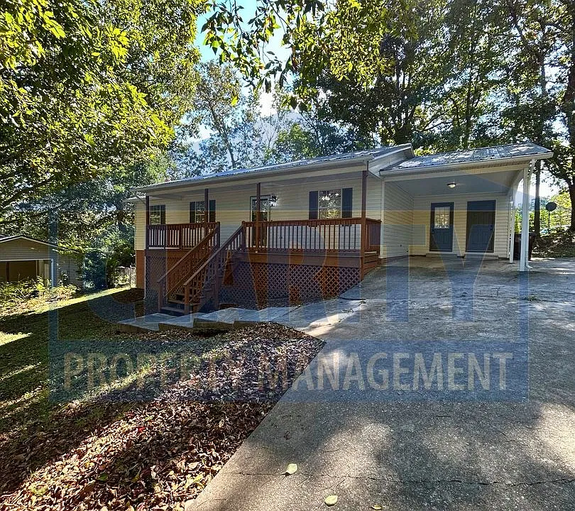 136 Belleview Dr SE
