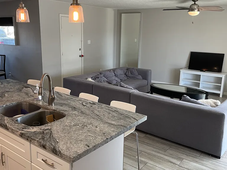 2510 S Dorsey Ln — Photo 9