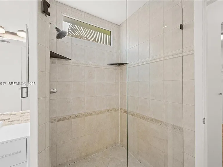 2560 Bass Way — Photo 10