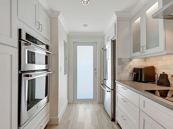 4th image of 800 SE 4th Street #302