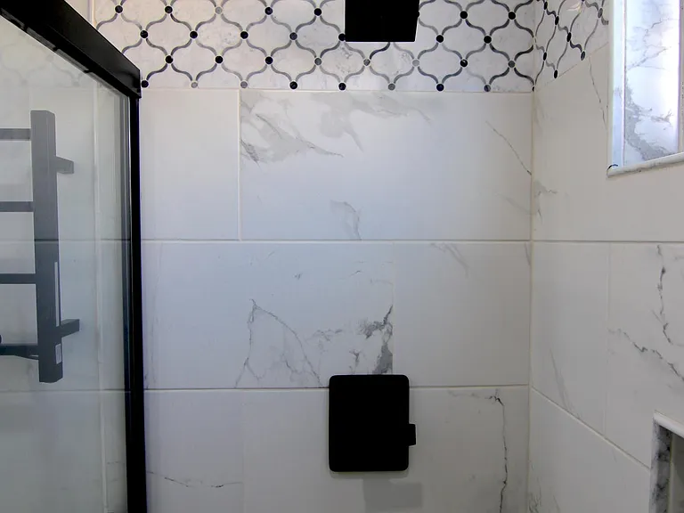 120 Roswell Ave #12 — Photo 31