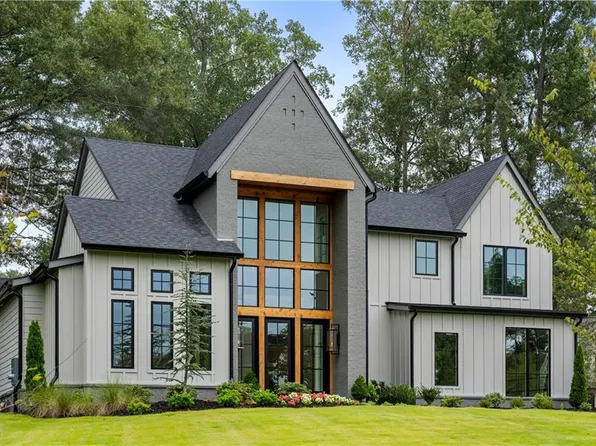 135 Mayfield Cir, Alpharetta, GA 30009