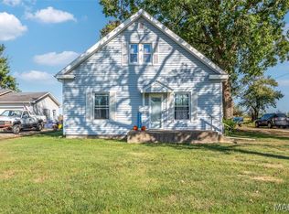 216 S Mine St, Sandoval, IL